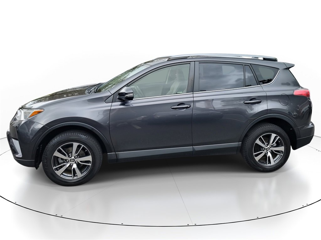 Used 2018 Toyota RAV4 XLE image 4