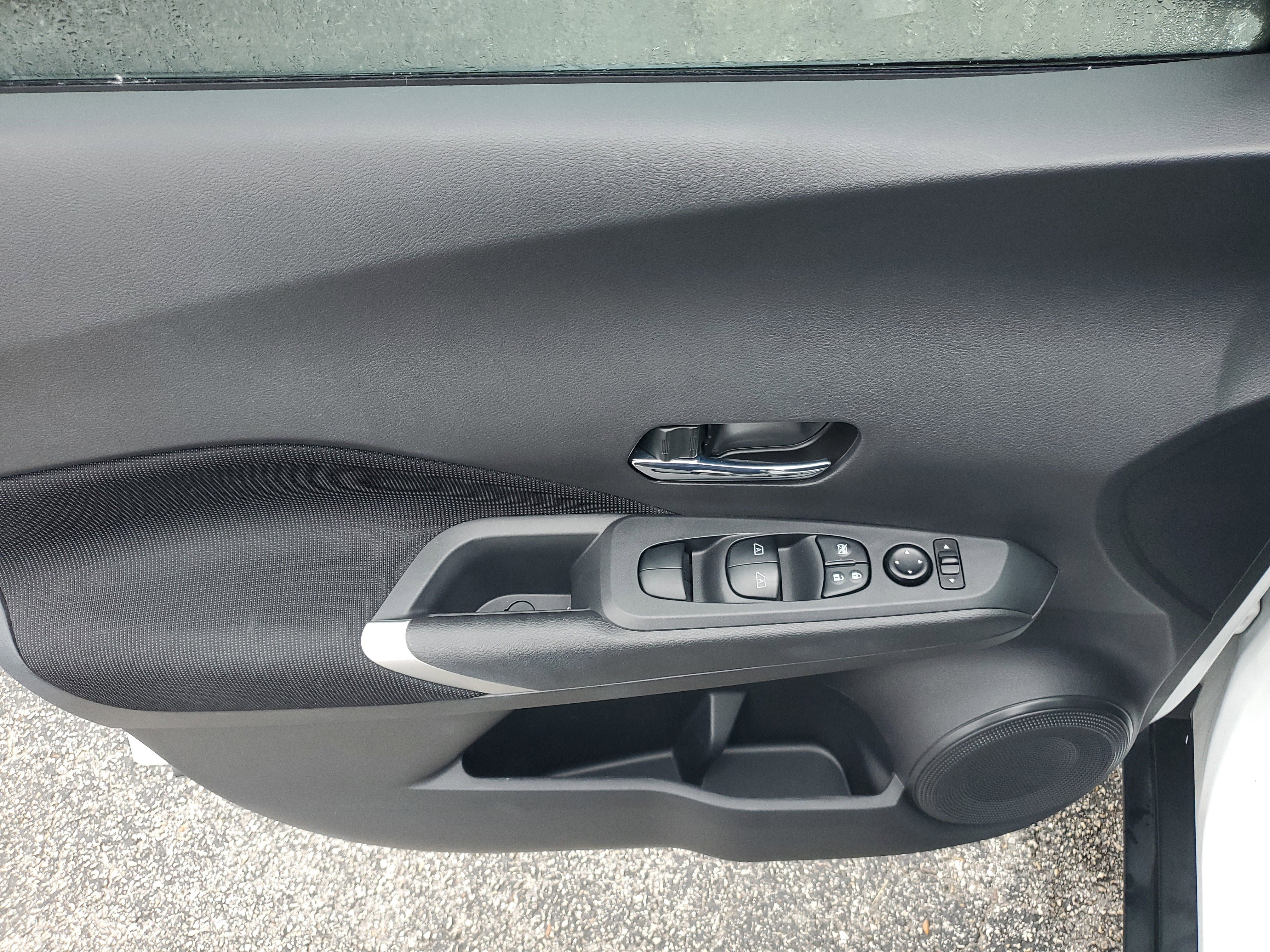 Used 2021 Nissan Kicks SV image 19