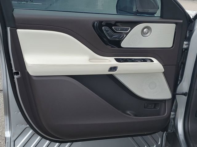 Used 2023 Lincoln Aviator Black Label w/ Dynamic Handling Package image 8