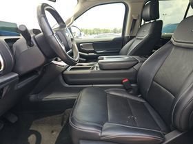Used 2025 Ford Expedition Platinum AWD/4WD image 7