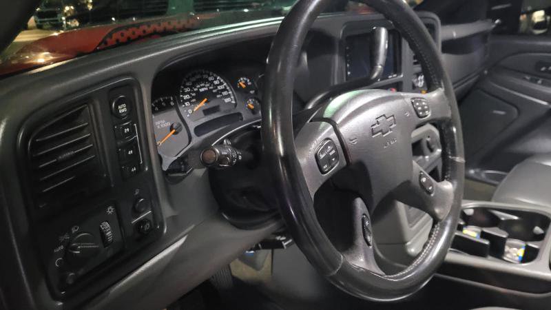 Used 2004 Chevrolet Silverado 2500 LT w/ Skid Plate Package image 12