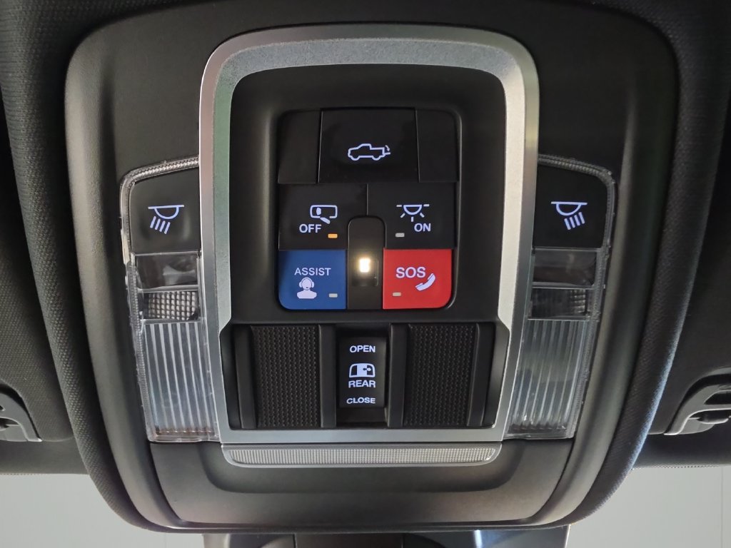 Used 2021 RAM 1500 Laramie AWD/4WD image 31