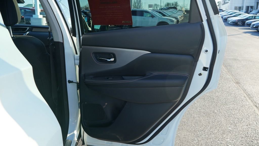 Used 2024 Nissan Murano SV w/ SV Midnight Edition Package image 21
