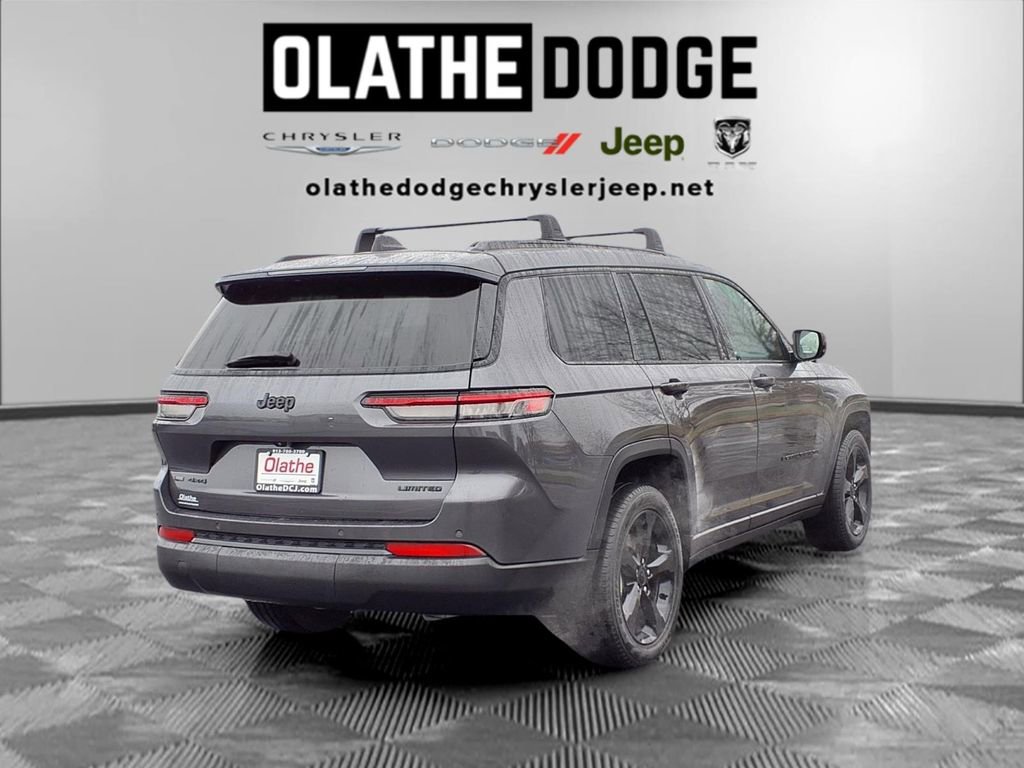 Used 2023 Jeep Grand Cherokee L Limited w/ Black Appearance Package image 30