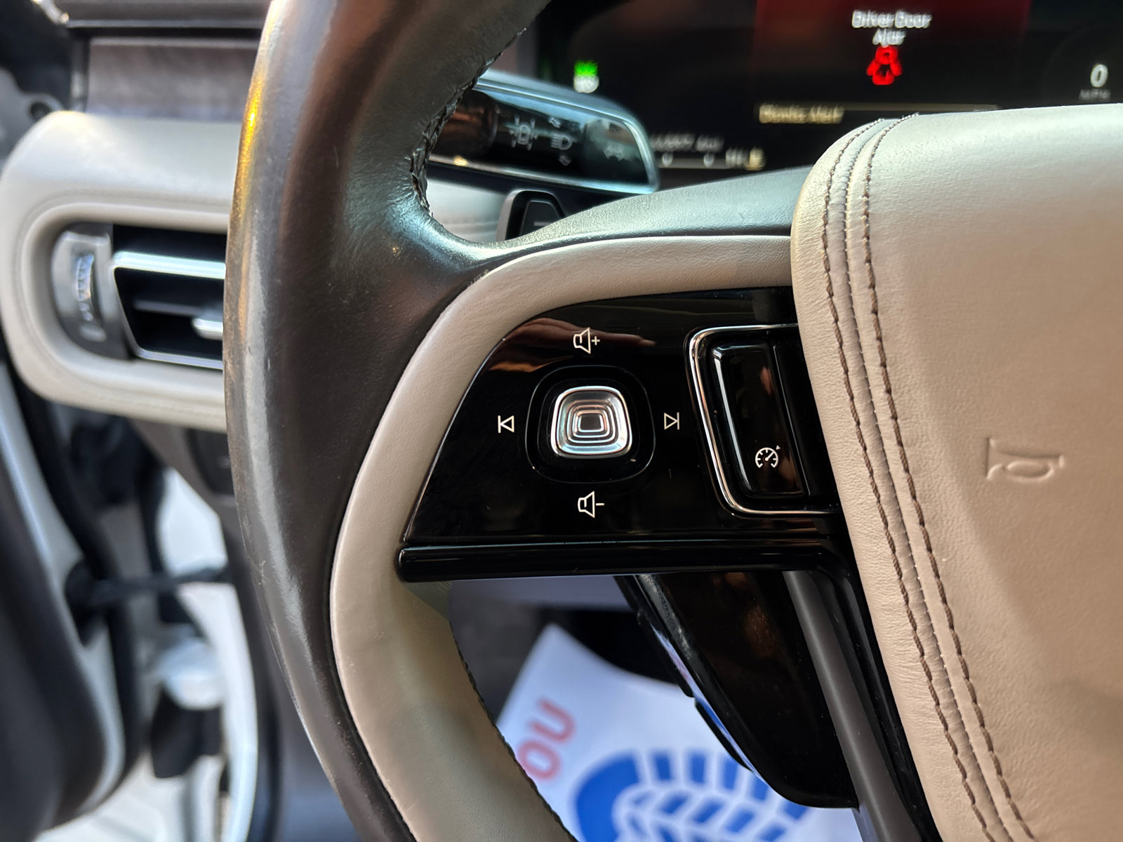 Used 2020 Lincoln Aviator Reserve w/ Elements Package Plus image 17