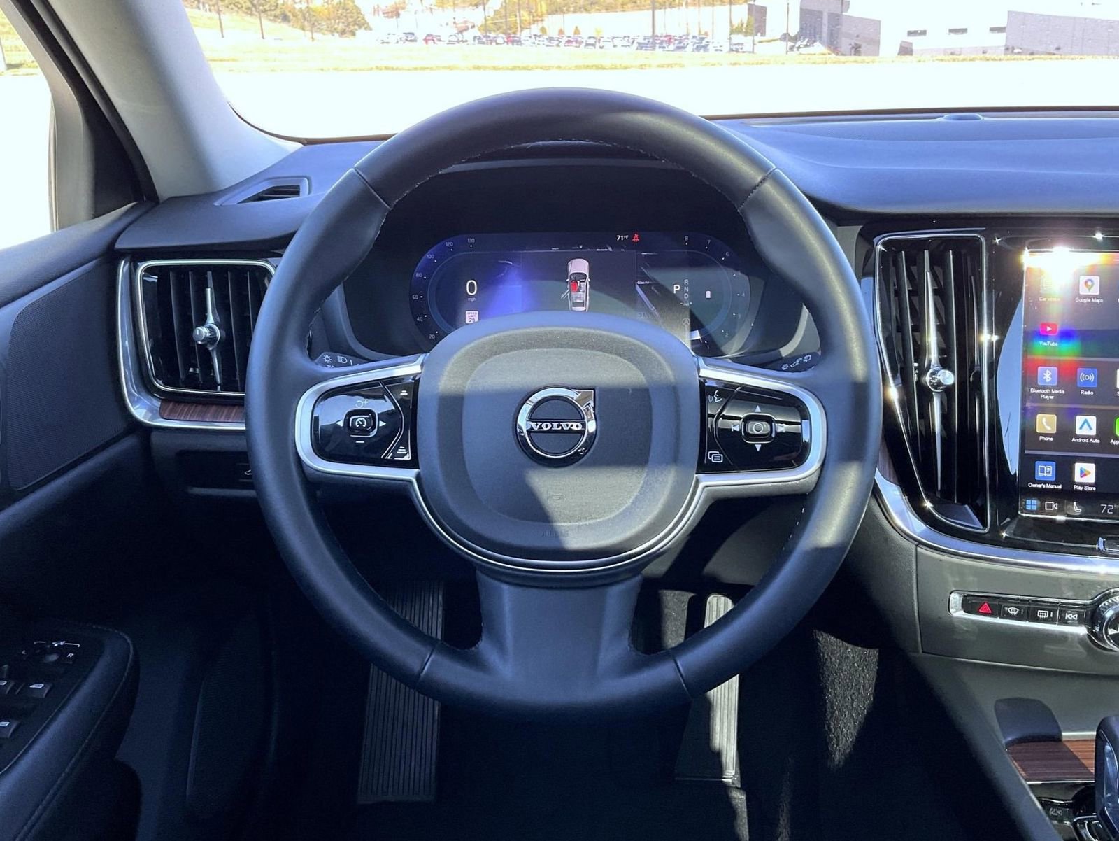 Used 2025 Volvo V60 B5 Cross Country Plus AWD/4WD image 11