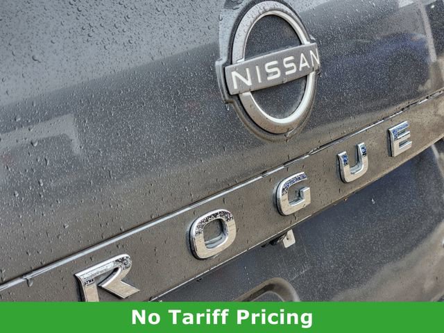 Used 2022 Nissan Rogue SV w/ SV Premium Package FWD image 11