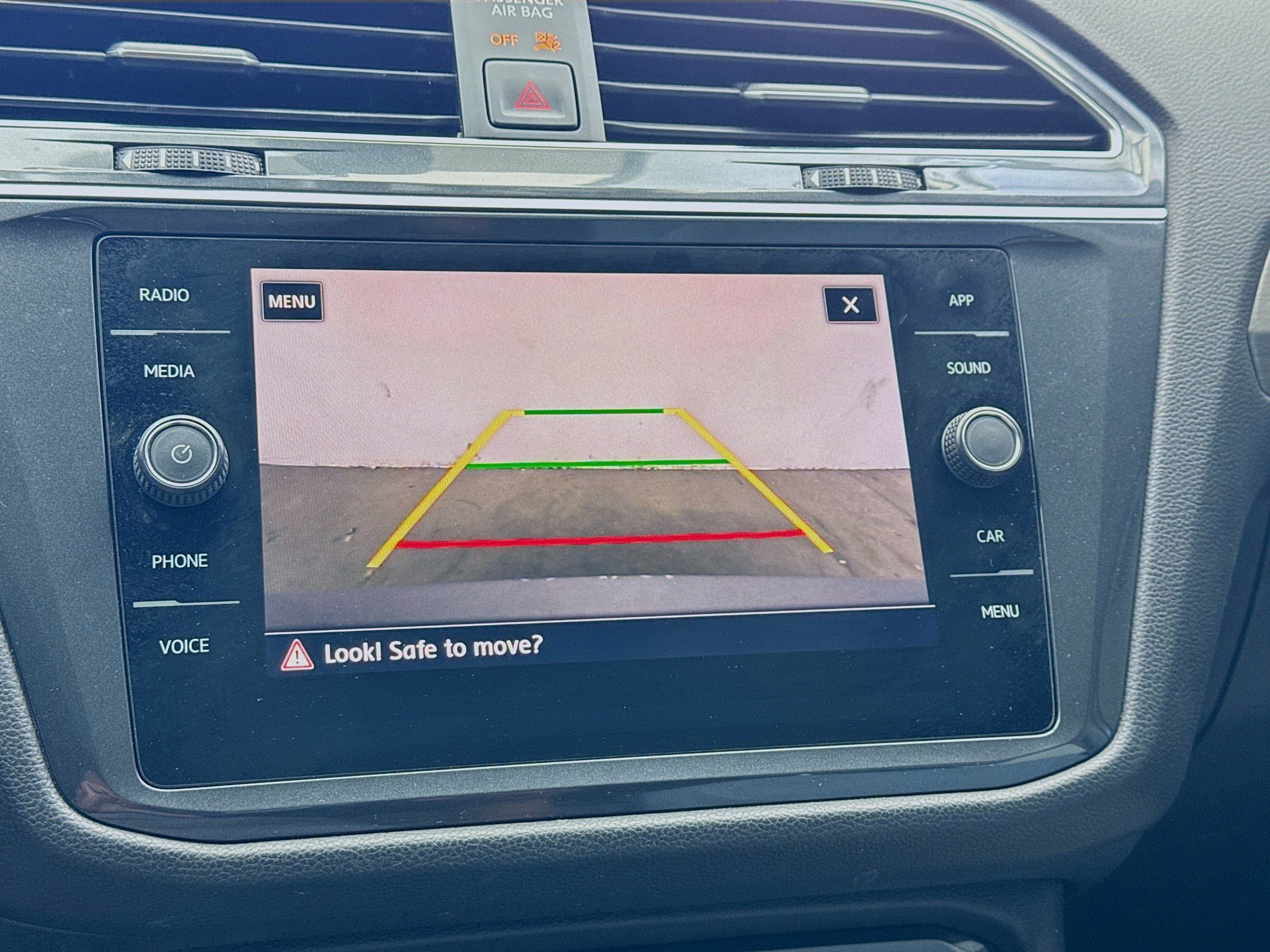 Used 2020 Volkswagen Tiguan SE w/ Panoramic Sunroof Package FWD image 10