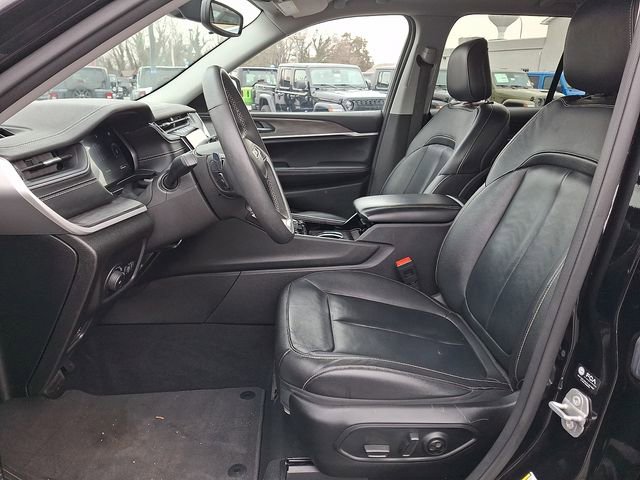 Used 2023 Jeep Grand Cherokee Limited image 14