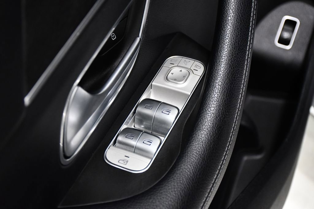 Used 2023 Mercedes-Benz GLS 580 4MATIC image 18