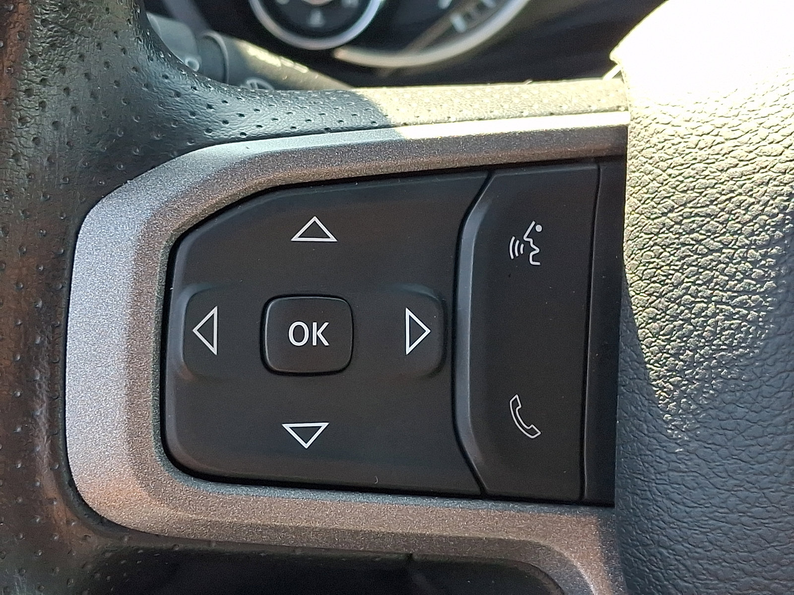 Used 2024 RAM 2500 Tradesman w/ Chrome Appearance Group image 22