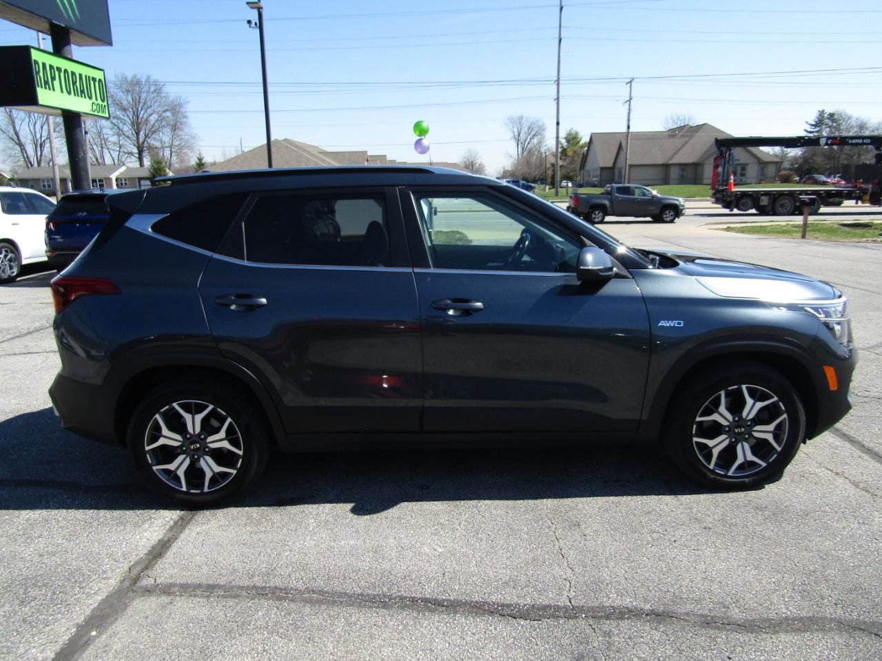 Used 2021 Kia Seltos EX image 8
