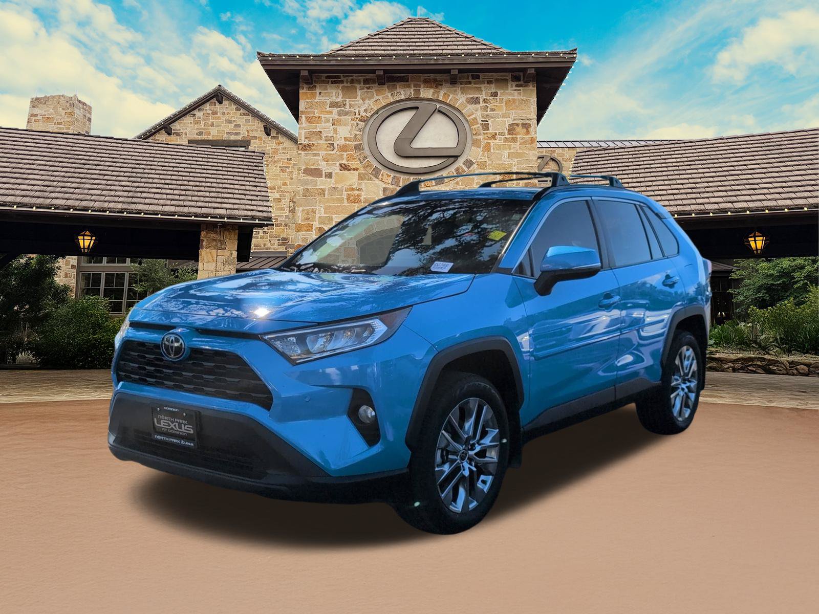 Used 2021 Toyota RAV4 XLE Premium FWD image 4