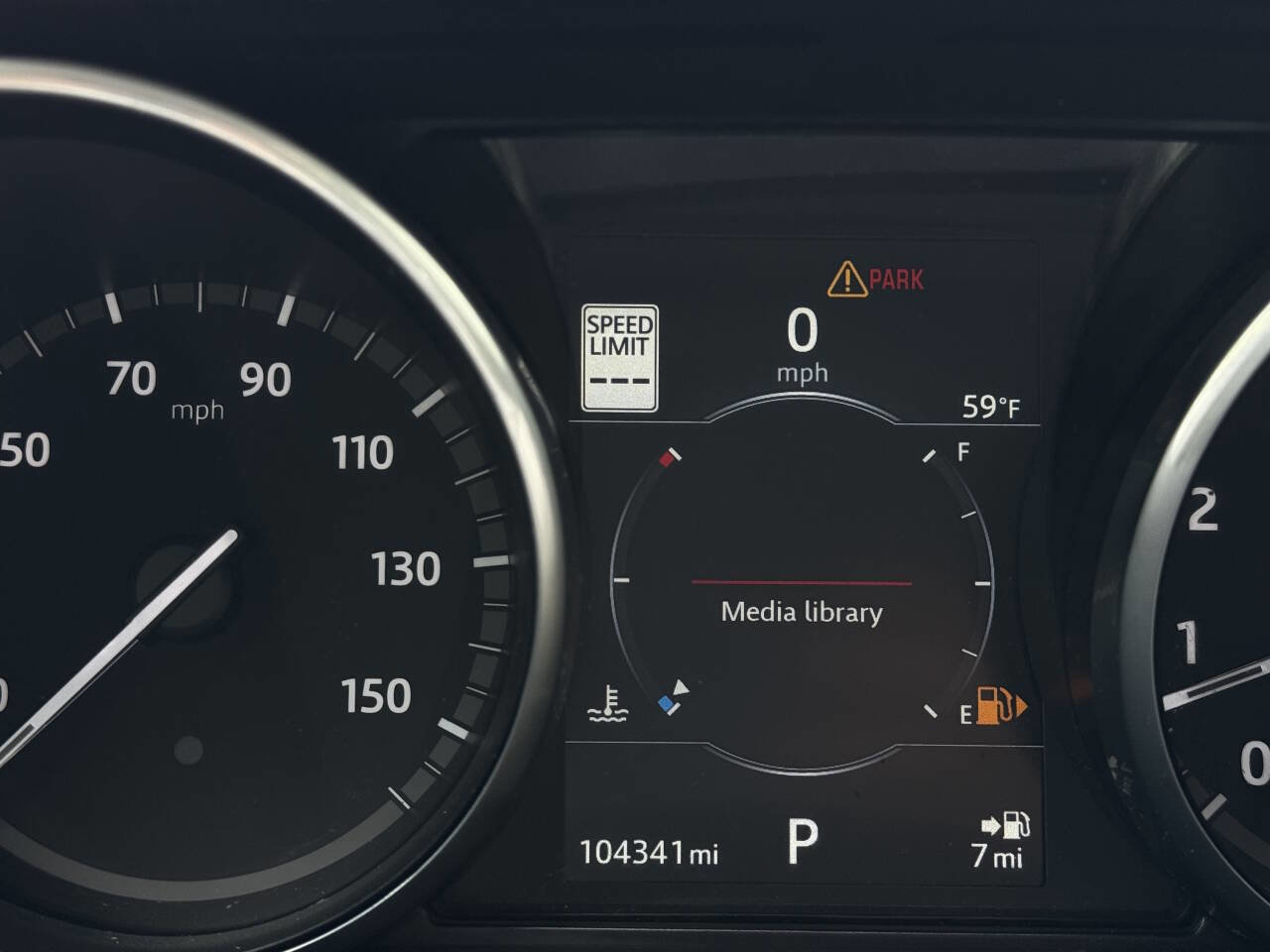 Used 2017 Land Rover Discovery HSE Luxury image 23