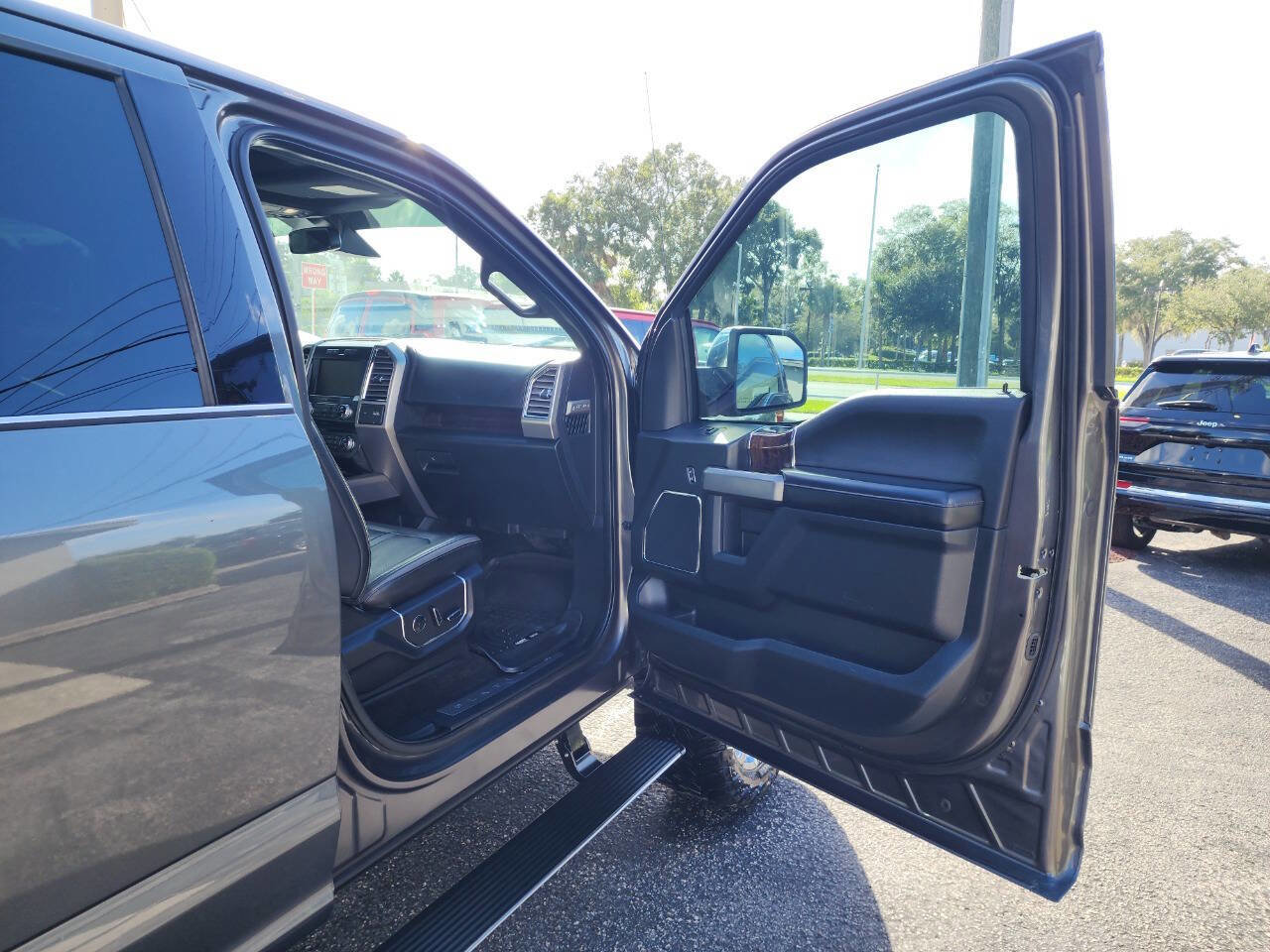 Used 2015 Ford F150 Platinum w/ Max Trailer Tow Package image 33