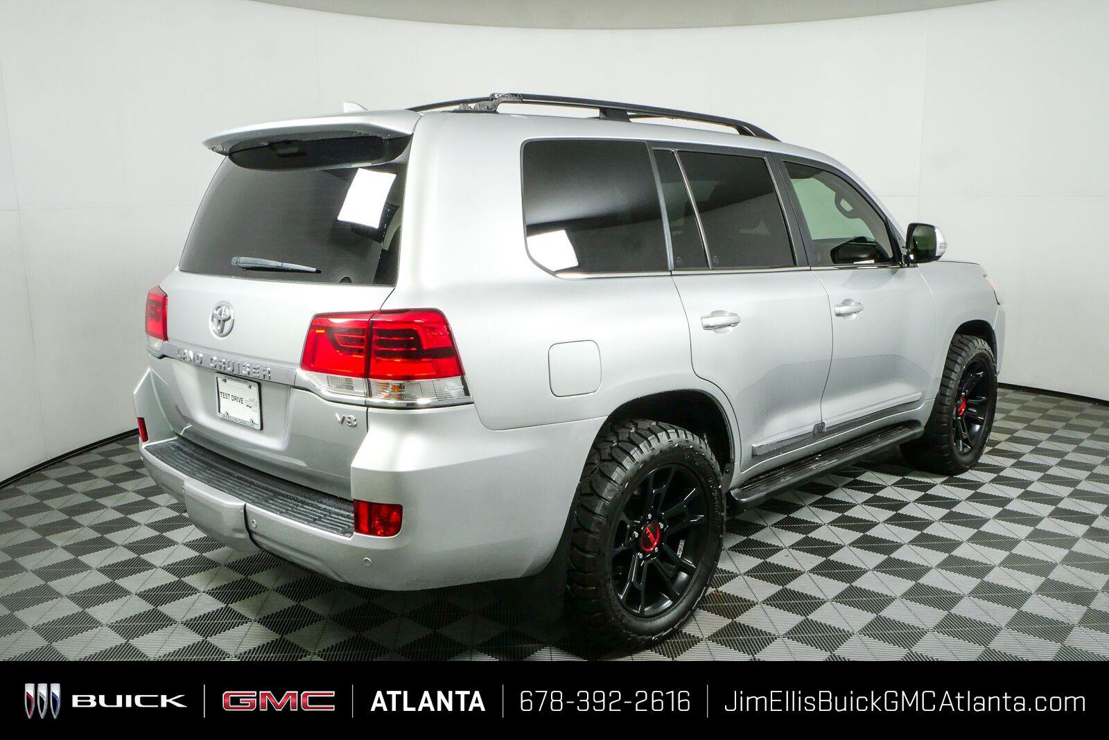 Used 2017 Toyota Land Cruiser AWD/4WD image 3