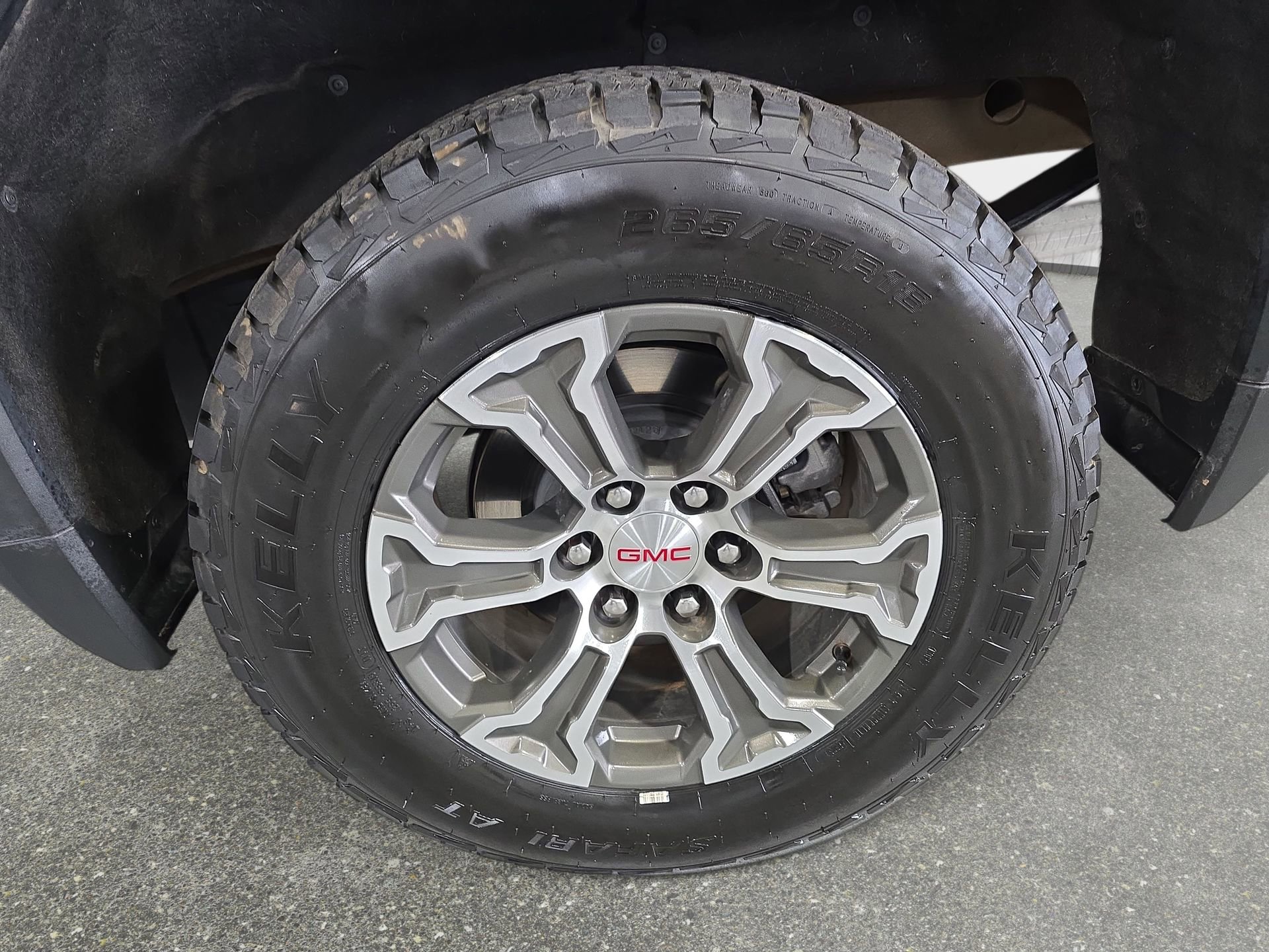 Used 2024 GMC Sierra 1500 SLT AWD/4WD image 32