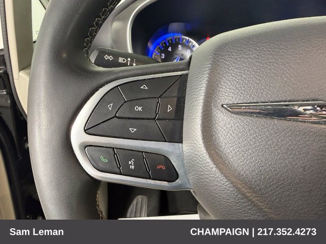 Used 2024 Chrysler Pacifica Touring-L FWD image 15