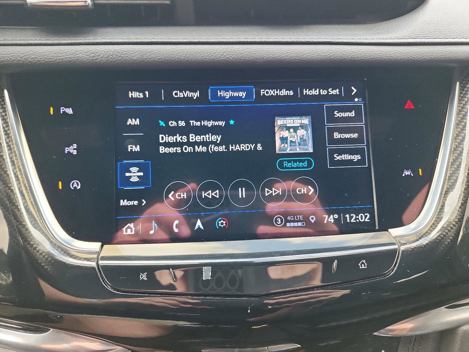 Used 2022 Cadillac XT6 Sport w/ Technology Package image 17