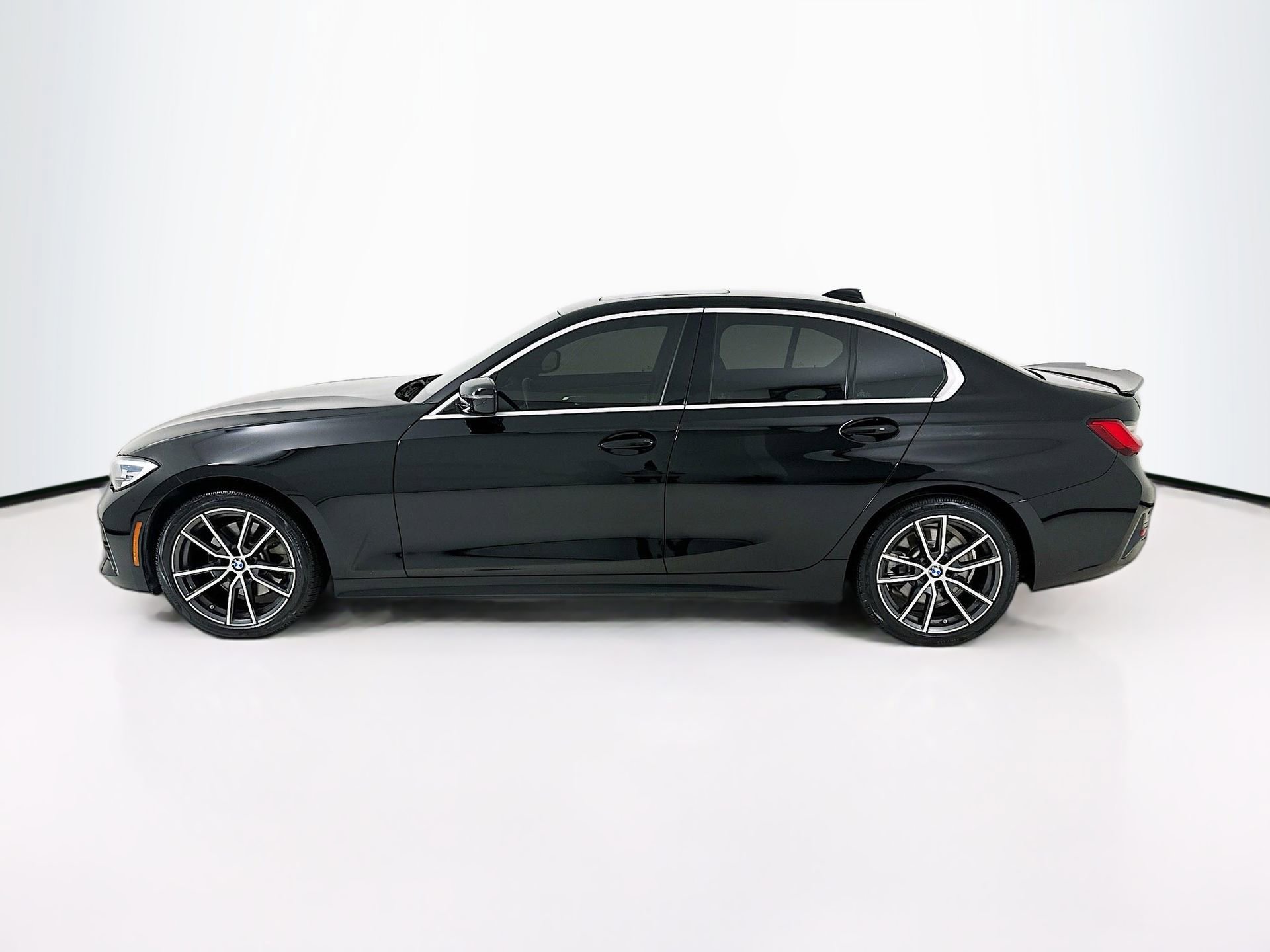 Used 2020 BMW 330i xDrive Sedan AWD/4WD image 5
