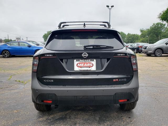 New 2025 Nissan Kicks SR w/ SR Premium Package image 5