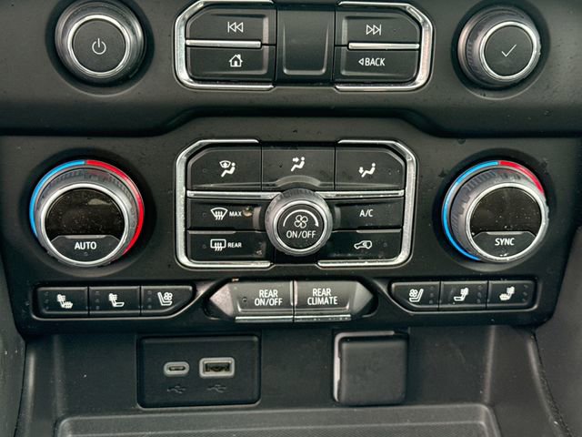 Used 2024 Chevrolet Tahoe High Country w/ Premium Package image 19