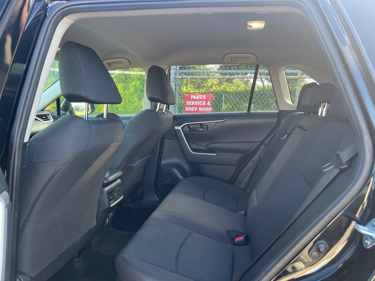 Used 2022 Toyota RAV4 LE AWD/4WD image 13