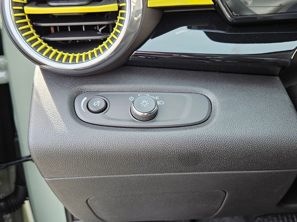 New 2026 Chevrolet Trax ACTIV image 25