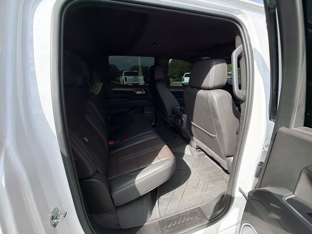 Used 2022 Chevrolet Silverado 1500 High Country w/ High Country Premium Package AWD/4WD image 16