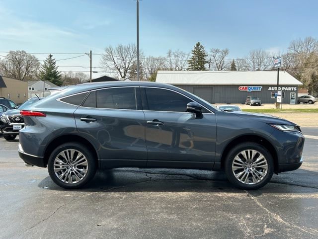 Used 2023 Toyota Venza XLE image 10