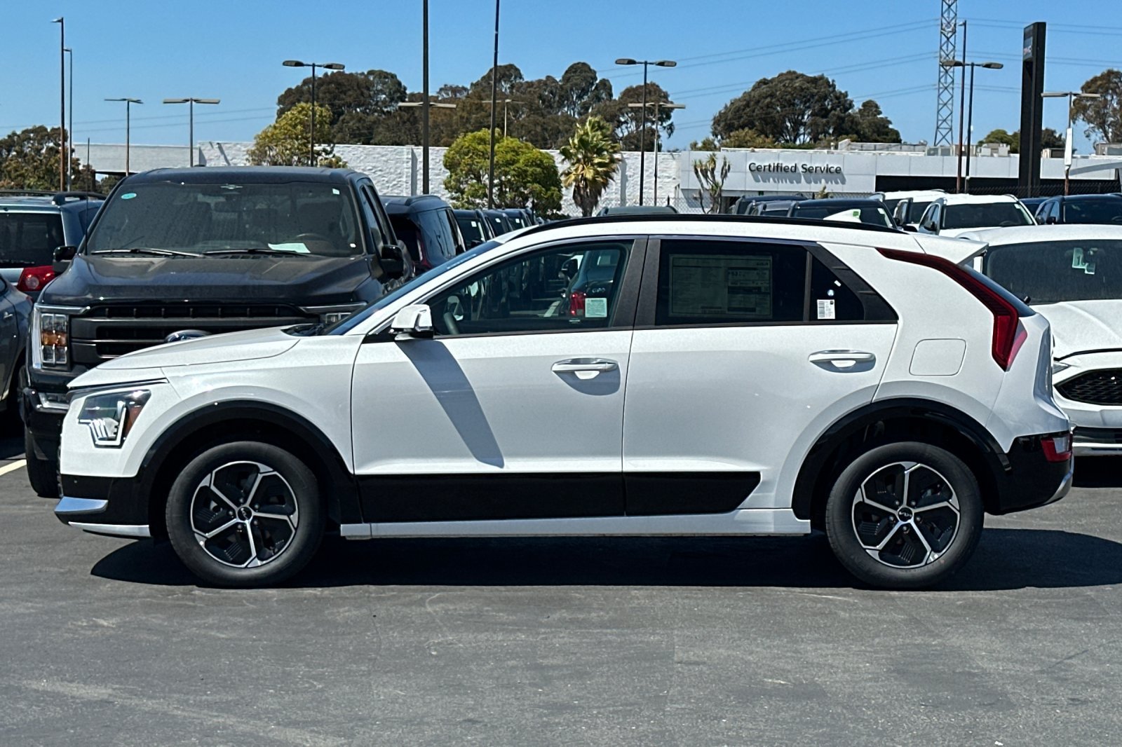 New 2026 Kia Niro FWD image 7