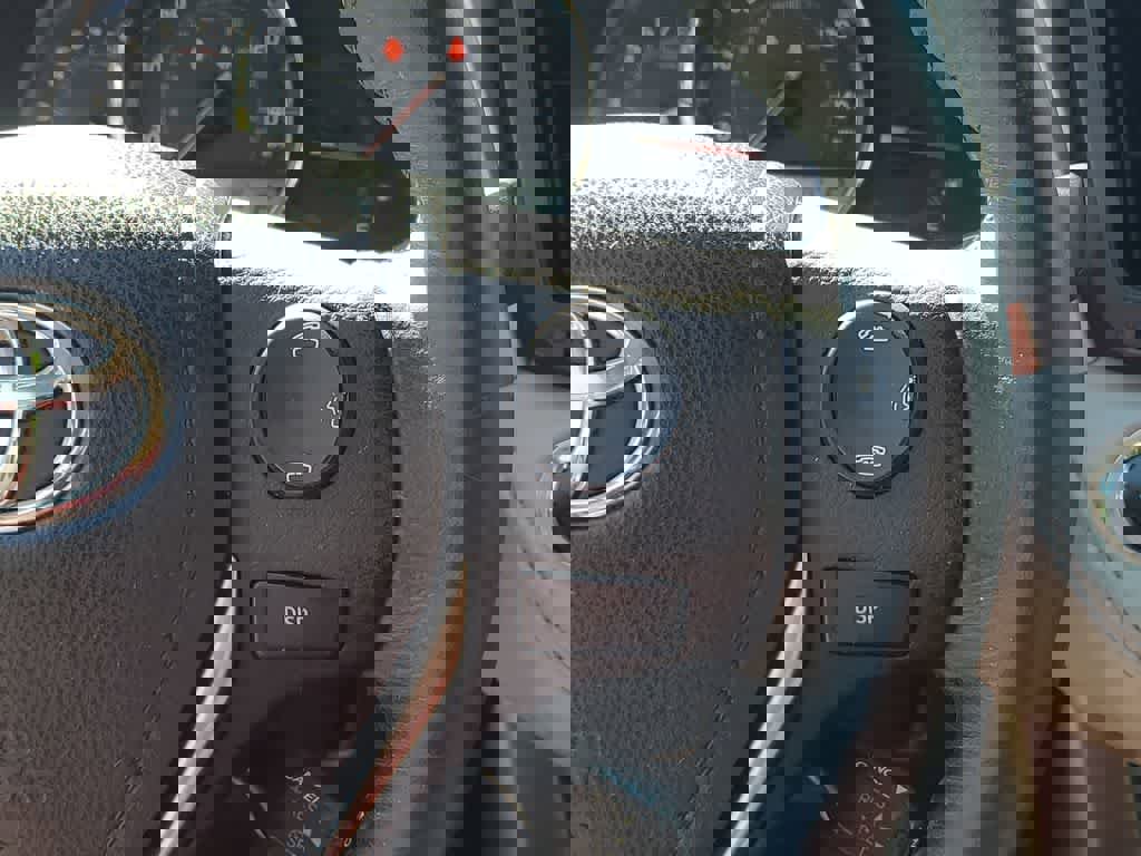 Used 2015 Toyota RAV4 Limited w/ Technology Package image 24