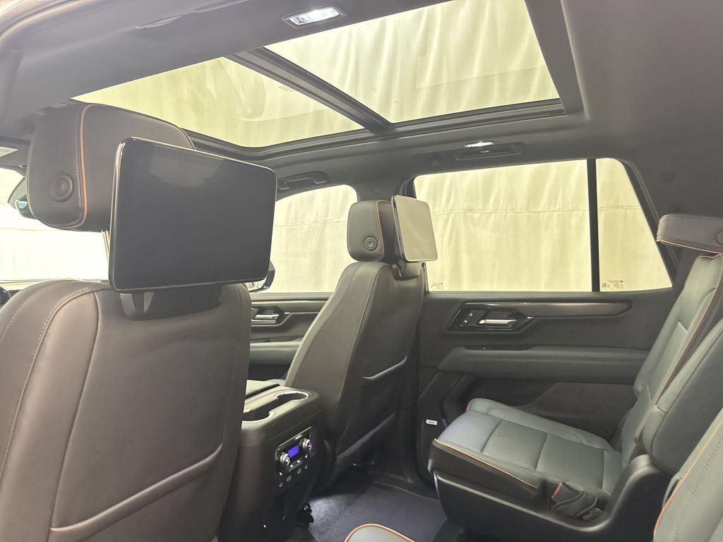 Used 2025 GMC Yukon AT4 w/ AT4 Premium Plus Package AWD/4WD image 14