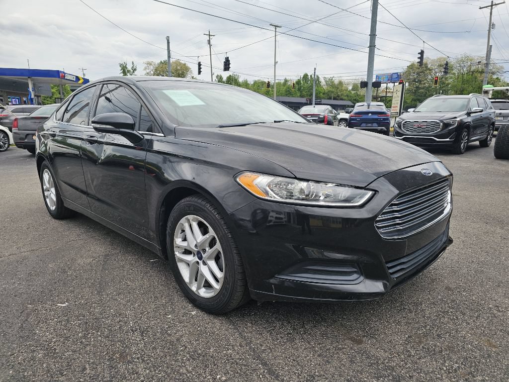 Used 2015 Ford Fusion SE FWD image 9
