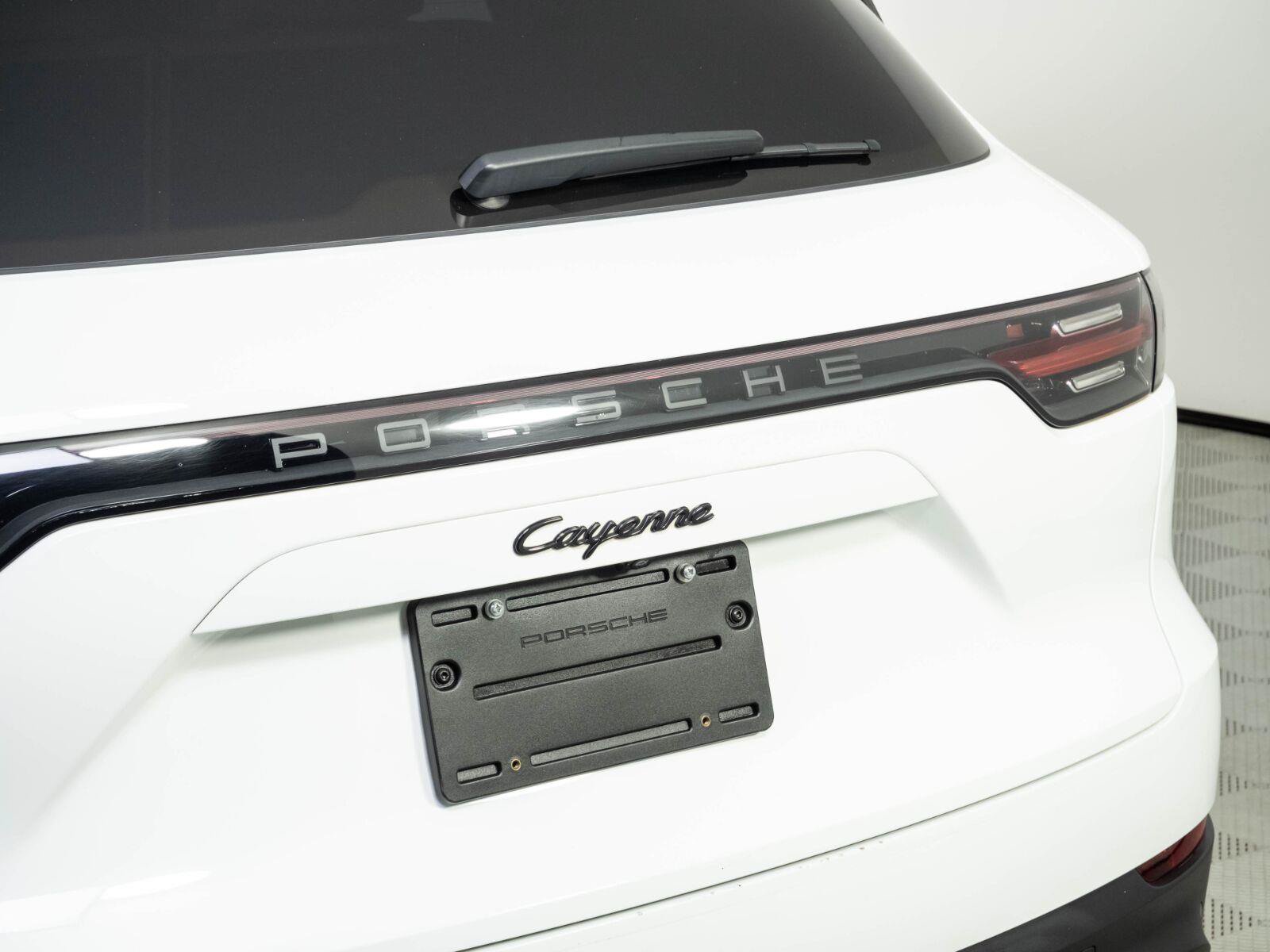 Certified 2023 Porsche Cayenne Platinum Edition AWD/4WD image 37