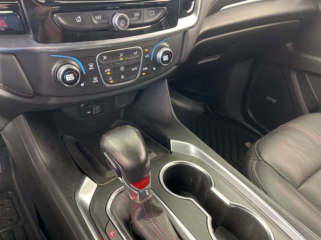 Used 2022 Chevrolet Traverse RS image 33