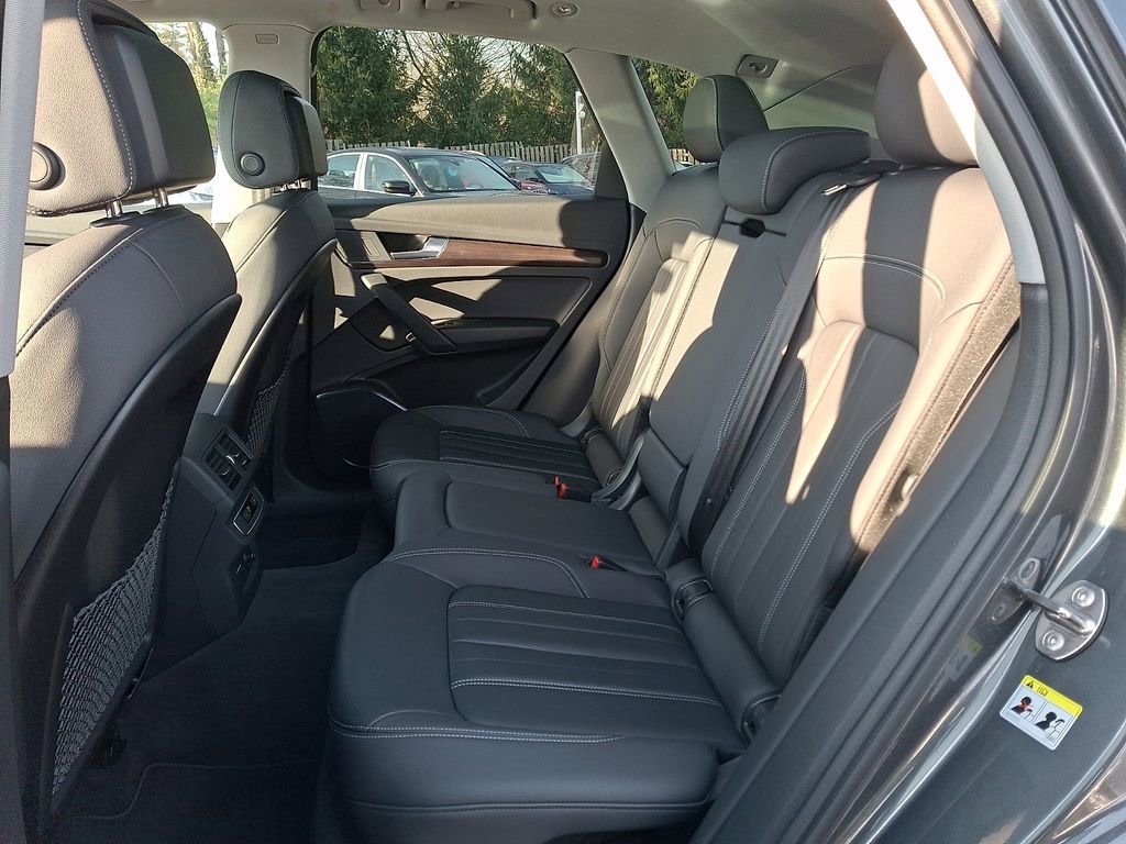 Used 2022 Audi Q5 2.0T Premium w/ Convenience Package image 8