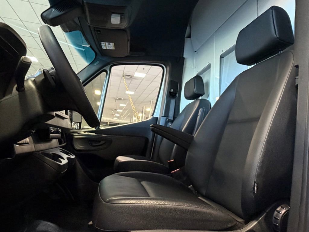 Used 2024 Mercedes-Benz Sprinter 2500 image 19