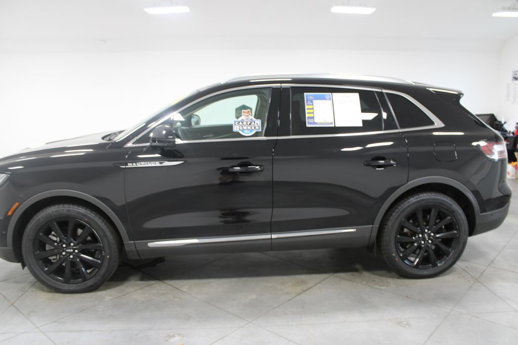 Used 2022 Lincoln Nautilus Reserve w/ Equipment Group 201A image 6