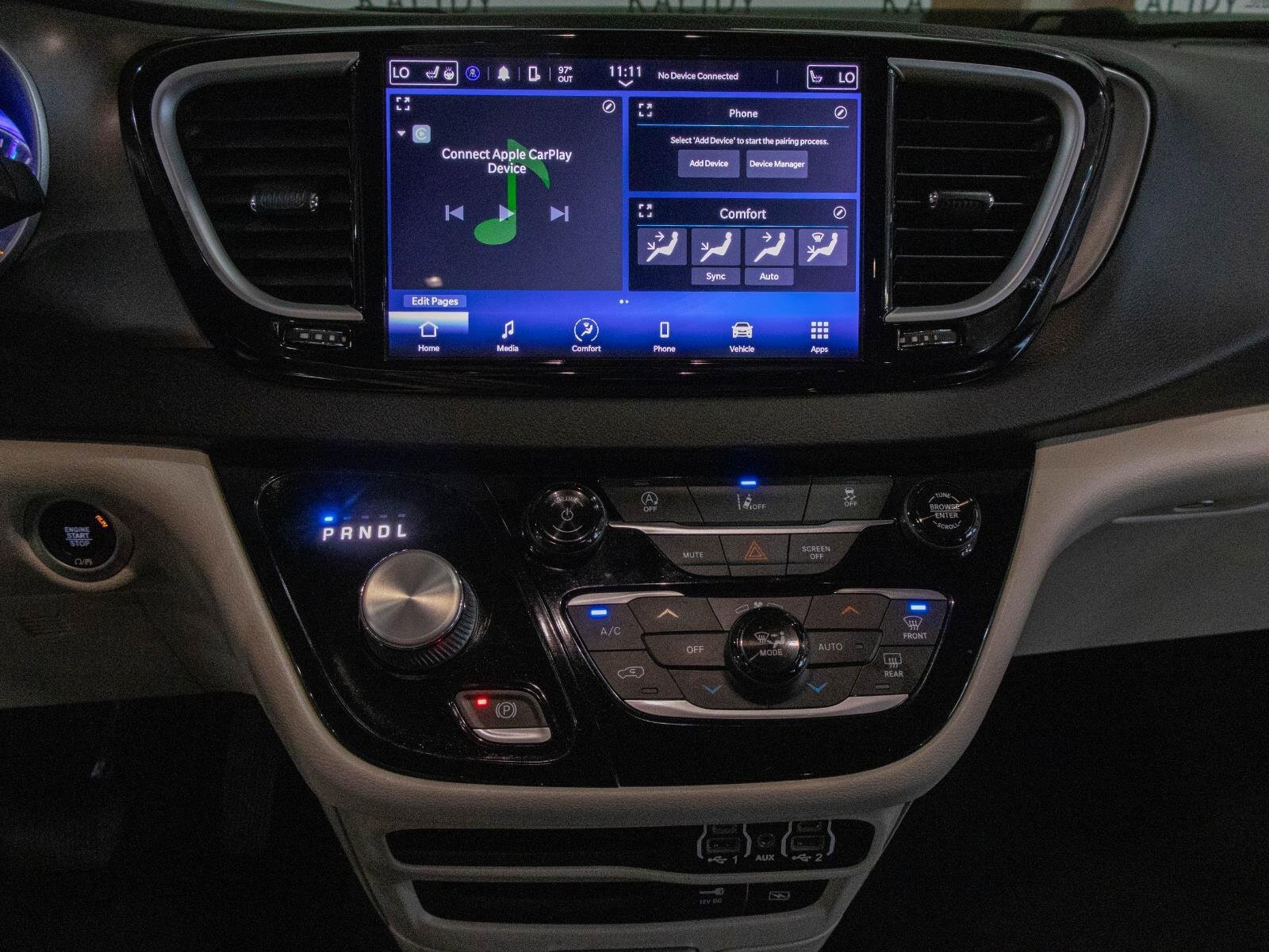 Used 2022 Chrysler Pacifica Touring-L image 4