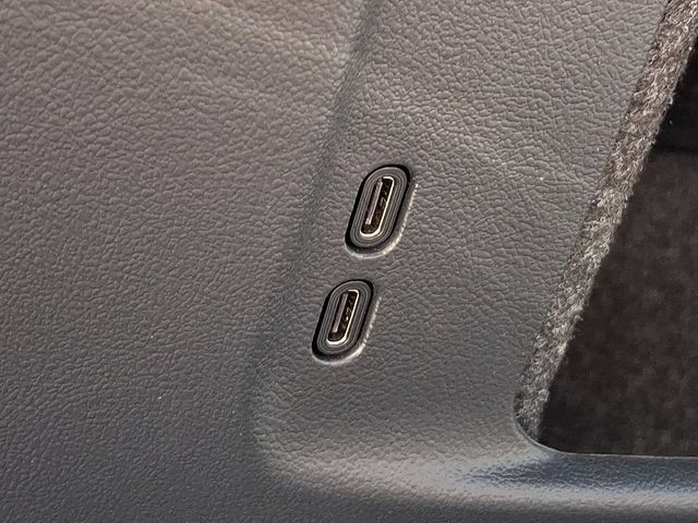 Certified 2025 Cadillac Optiq Sport 2 w/ LPO, Floor Liner Package AWD/4WD image 23