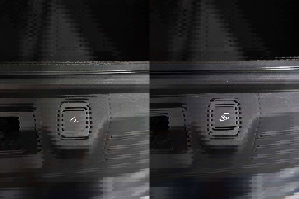 Used 2018 Land Rover Range Rover Long Wheelbase Supercharged image 11