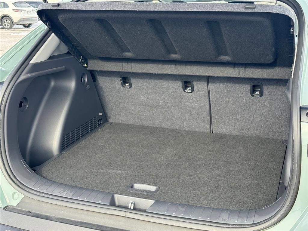 Used 2025 Hyundai Kona SEL image 5