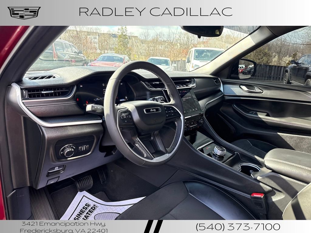 Used 2024 Jeep Grand Cherokee L Altitude AWD/4WD image 4