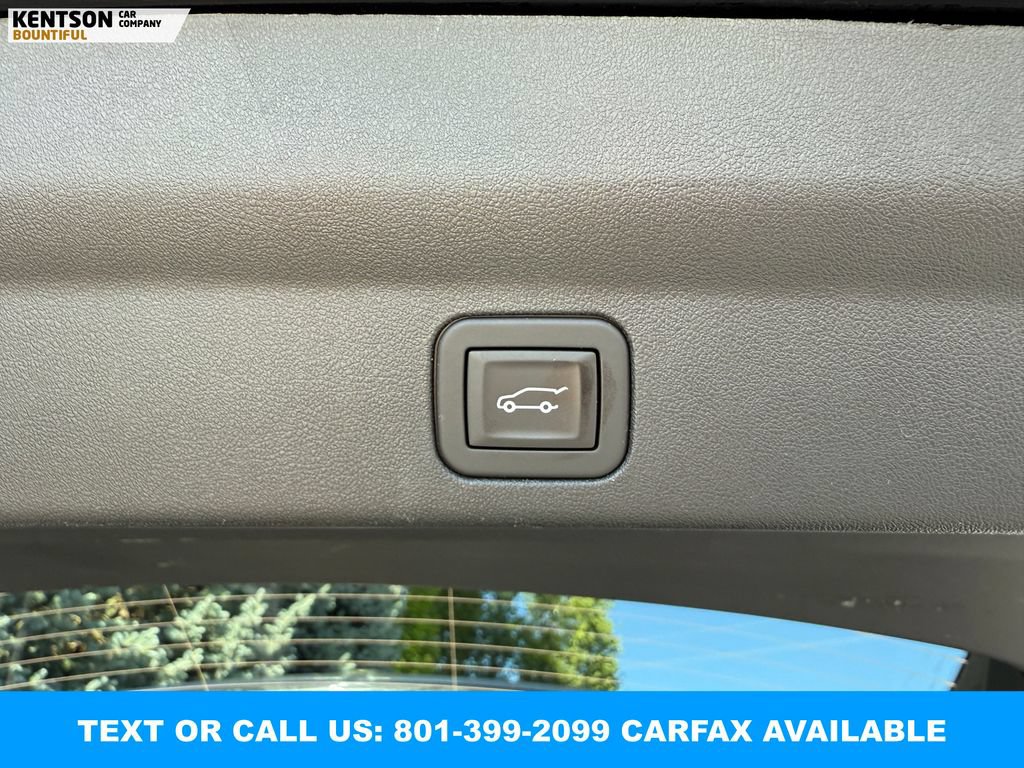 Used 2025 Cadillac Escalade IQ Luxury 2 w/ LPO, Premium Carpet Package AWD/4WD image 35