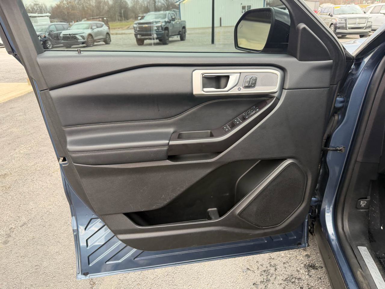 Used 2020 Ford Explorer Limited image 13