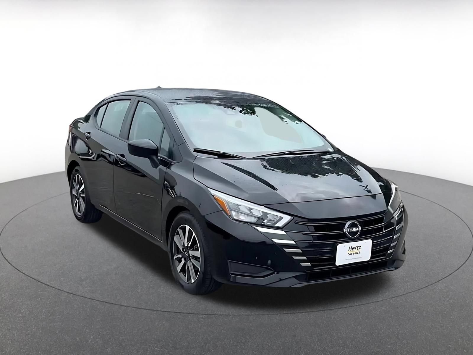 Used 2025 Nissan Versa SV FWD image 3