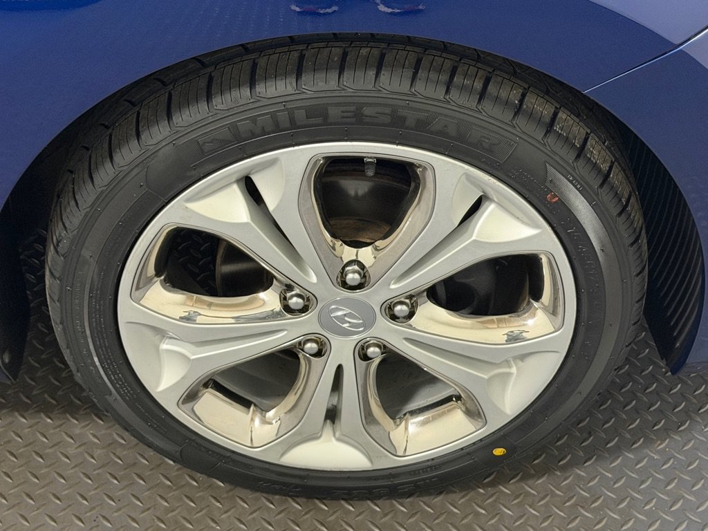 Used 2013 Hyundai Elantra GT w/ Tech Pkg FWD image 18