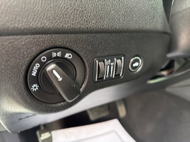 Used 2023 Dodge Charger SXT w/ Blacktop Package image 10