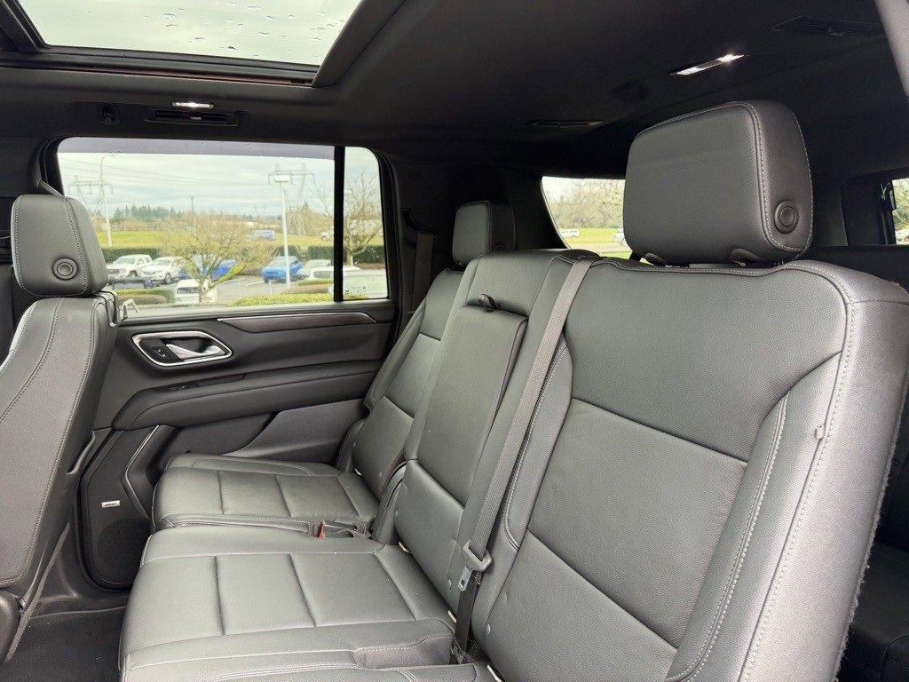 Used 2022 Chevrolet Suburban LT w/ LT Signature Package image 30